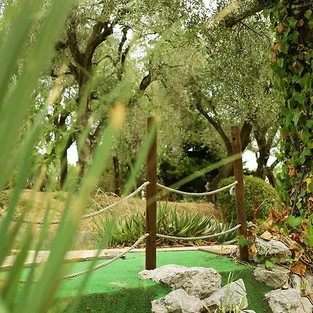 La Tournerie فندق مينتون