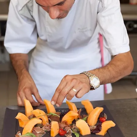 La Tournerie فندق مينتون