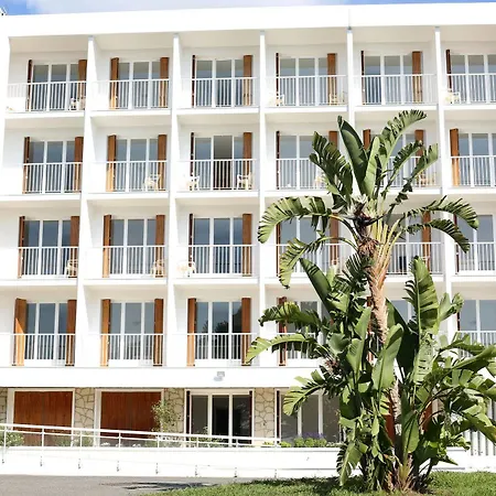 La Tournerie 3* مينتون