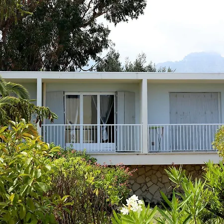 La Tournerie 3* مينتون