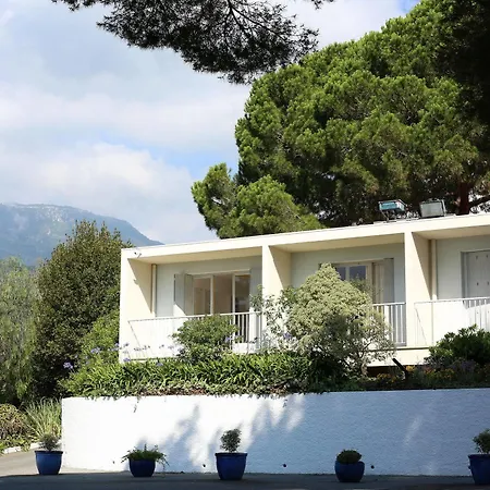 فندق La Tournerie مينتون